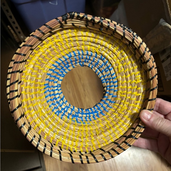 Sweet Grass Basket with Lid ,Senegal West Africa. - Picture 10 of 10